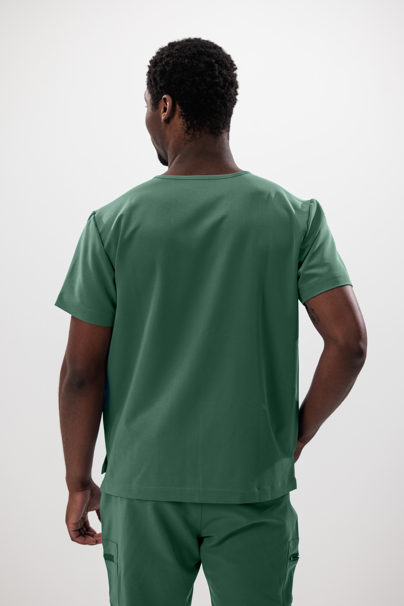 Male scrub top hunter green