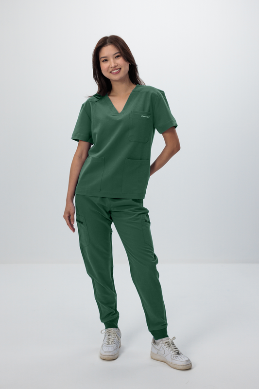 Female scrub bottoms hunter green