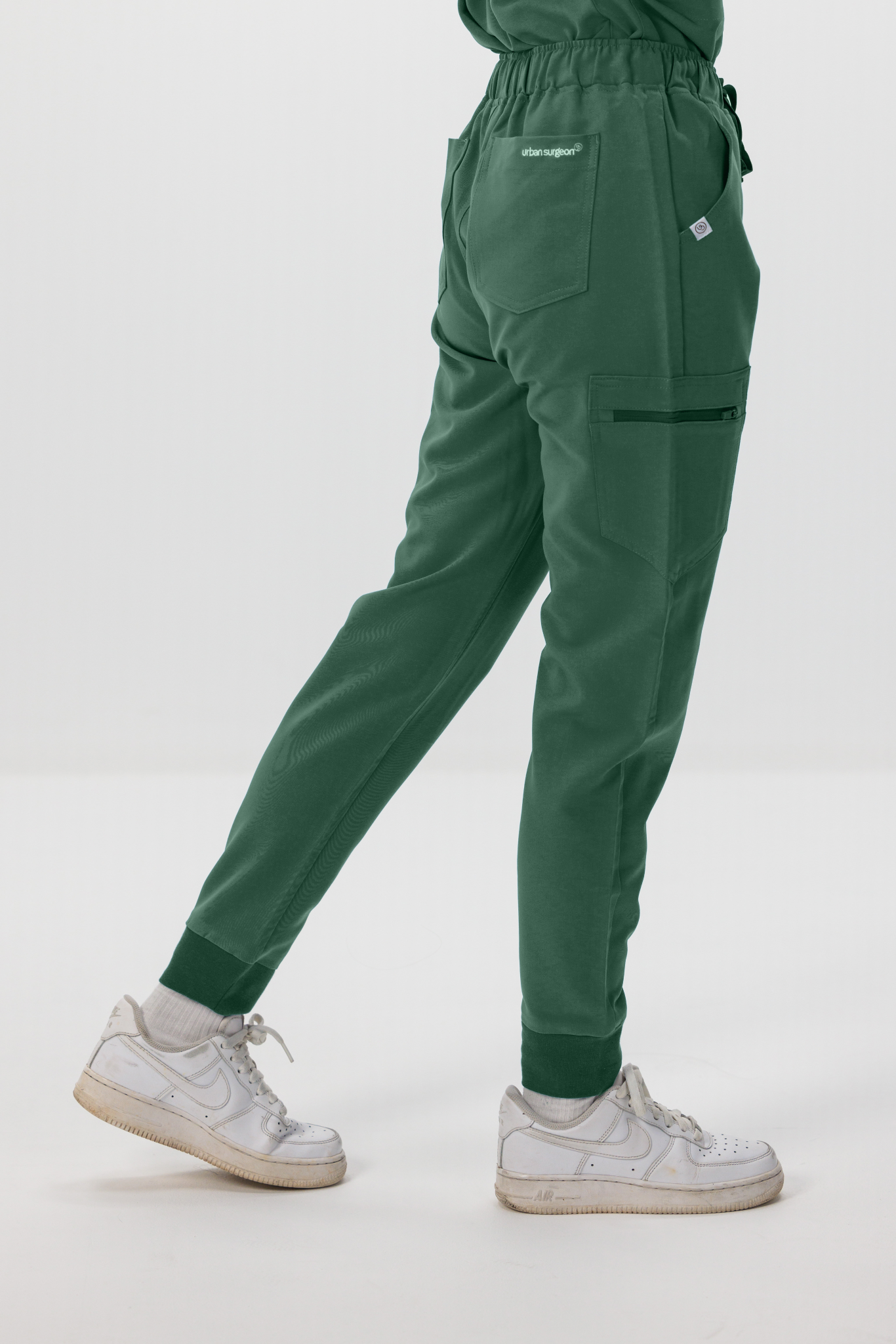 Female scrub bottoms hunter green