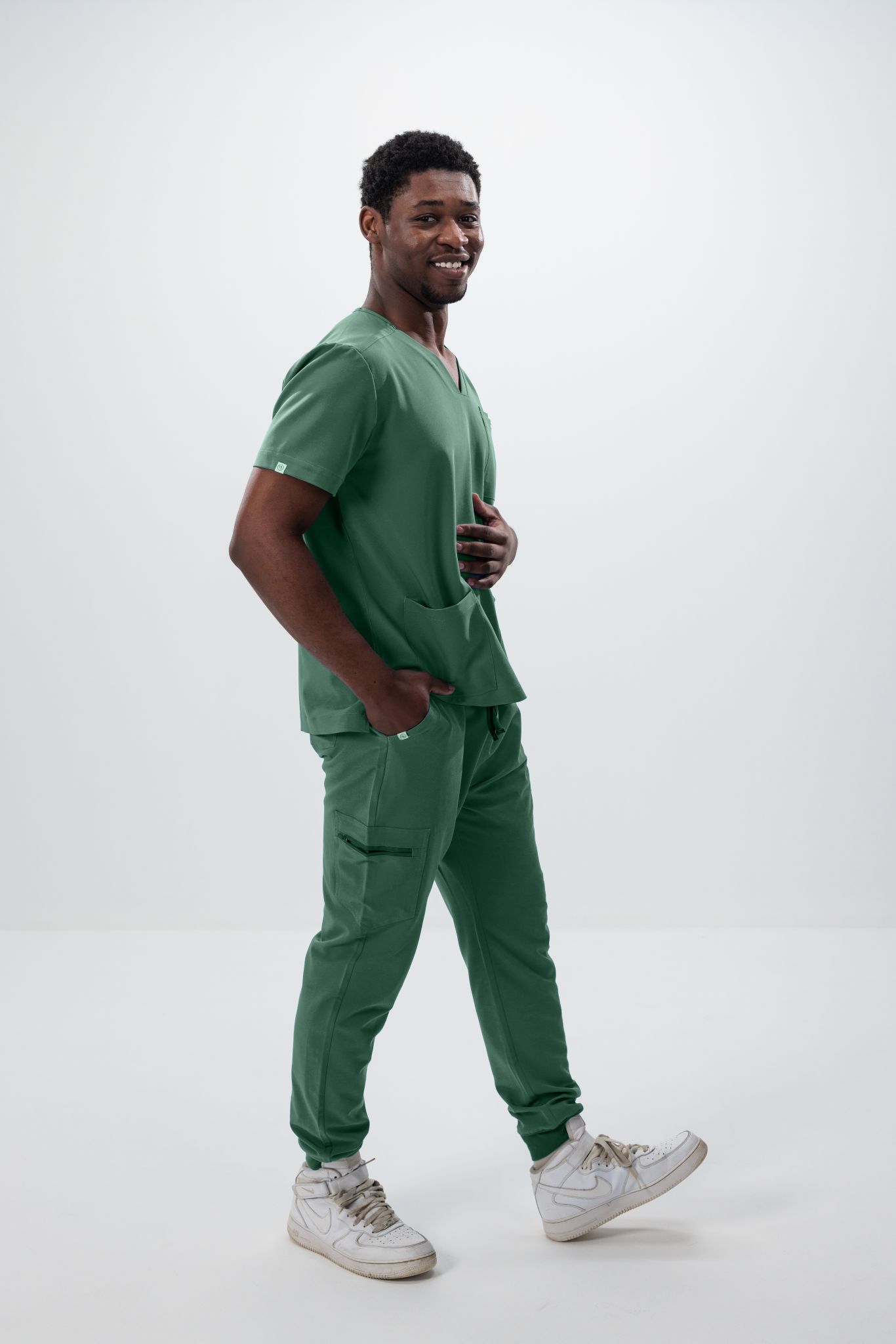 Male scrub bottoms hunter green